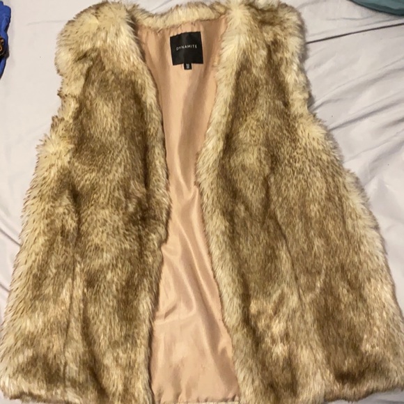 Faux fur vest - Picture 1 of 2